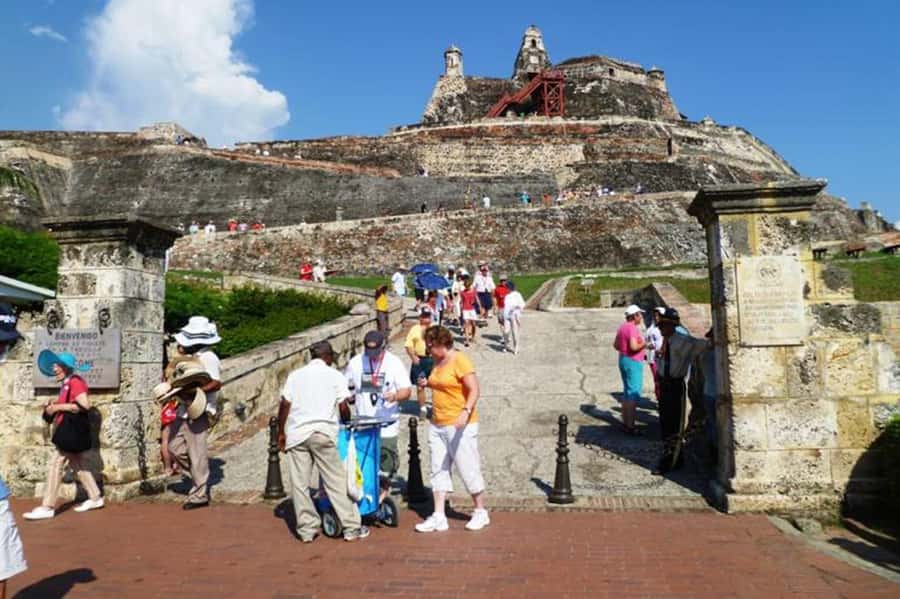 Cartagena: CITY TOUR OVERVIEW of the city Boots castle chiva - Key things that make this tour worth your time