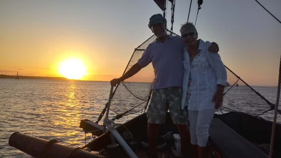 Cartagena, CO: Sunset Skyline Pirate Boat Tour with Drinks - Key highlights at a glance
