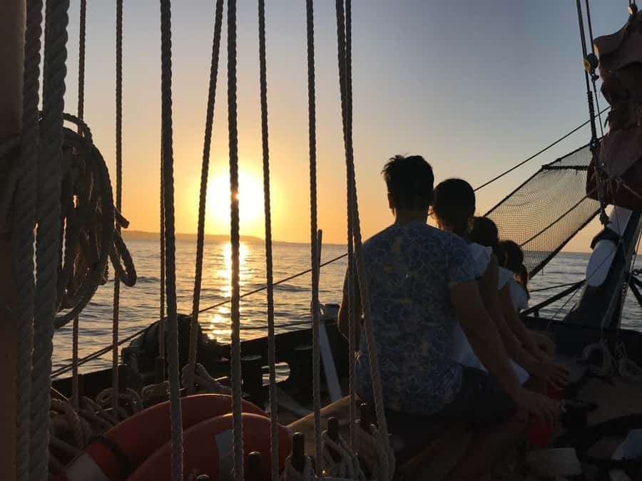 Cartagena, CO: Sunset Skyline Pirate Boat Tour with Drinks - A 5 pm pirate-deck sunset you can schedule around easily