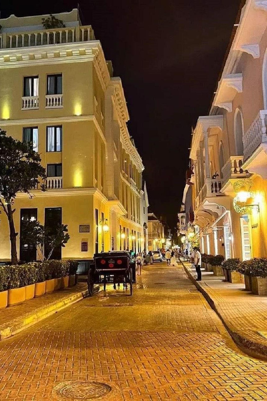 Cartagena: COLLONIAL HORSE DRAWN CARRIAGE by THE OLD CITY - What You Actually Get From a Bilingual Guide