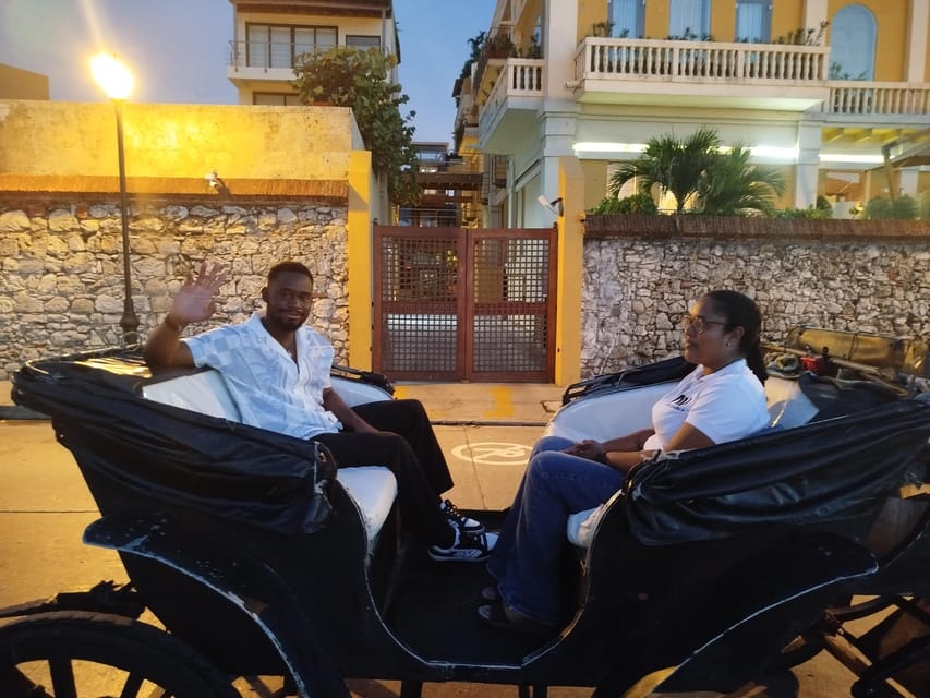 Cartagena: COLLONIAL HORSE DRAWN CARRIAGE by THE OLD CITY - Stop 2: Santo Domingo Square for Classic Cartagena Views