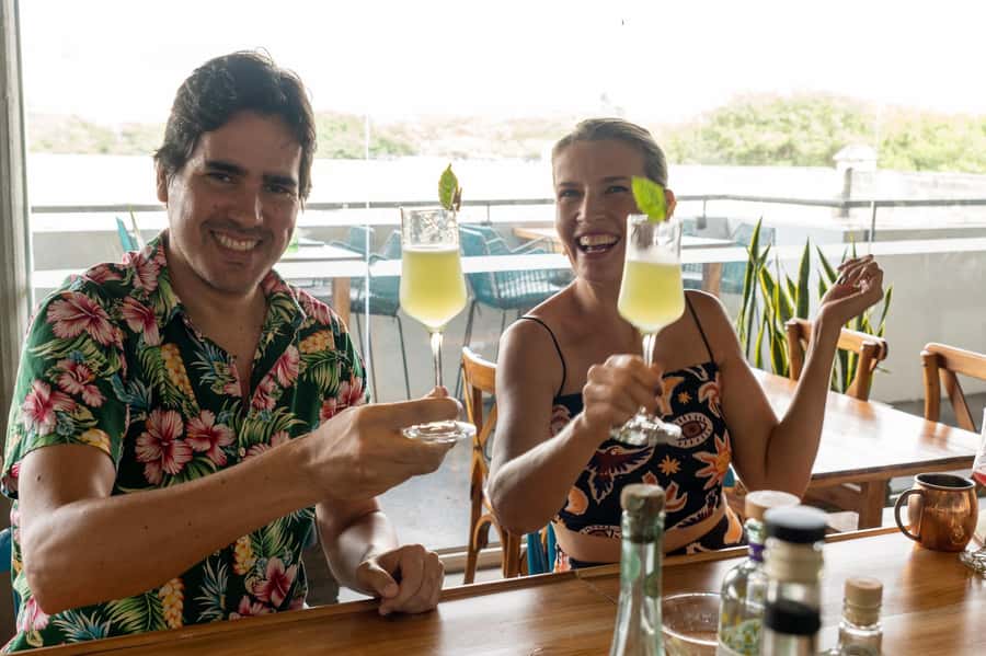Cartagena: Colombian Cocktail Masterclass - Language options: Spanish and English guidance