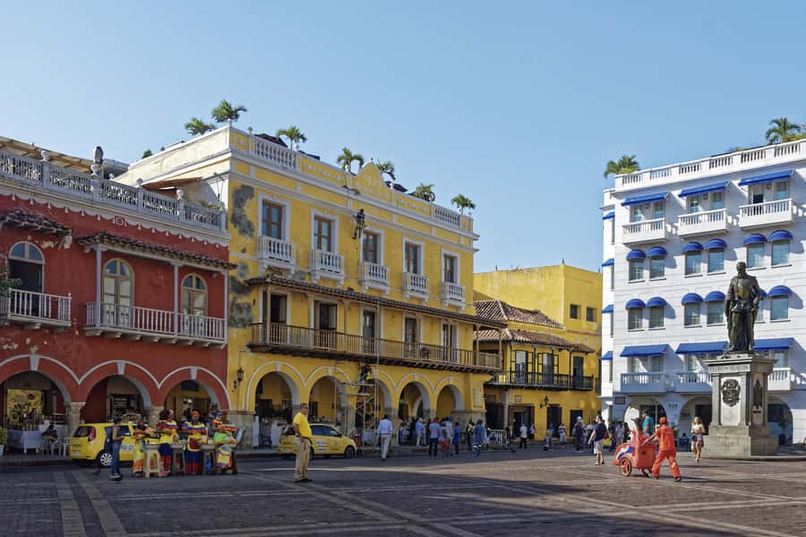 Cartagena: Complete Tour "San Felipe Castle, Popa and Getsemaní". - Bocagrande and Laguito, the modern contrast