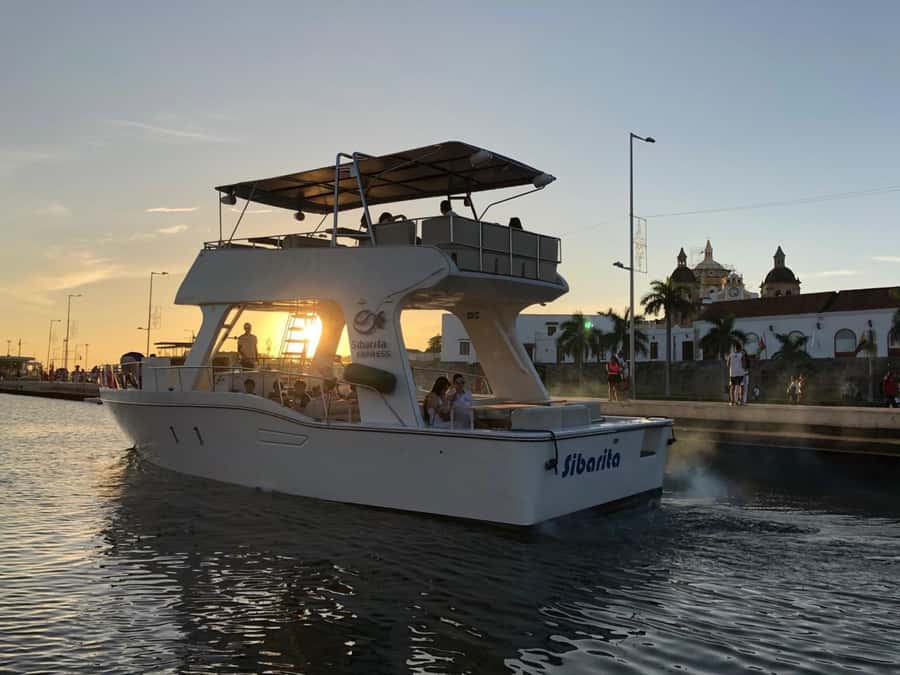 Cartagena: Cruise by the Bay with Dinner and Wine - Key Things to Know Before You Go