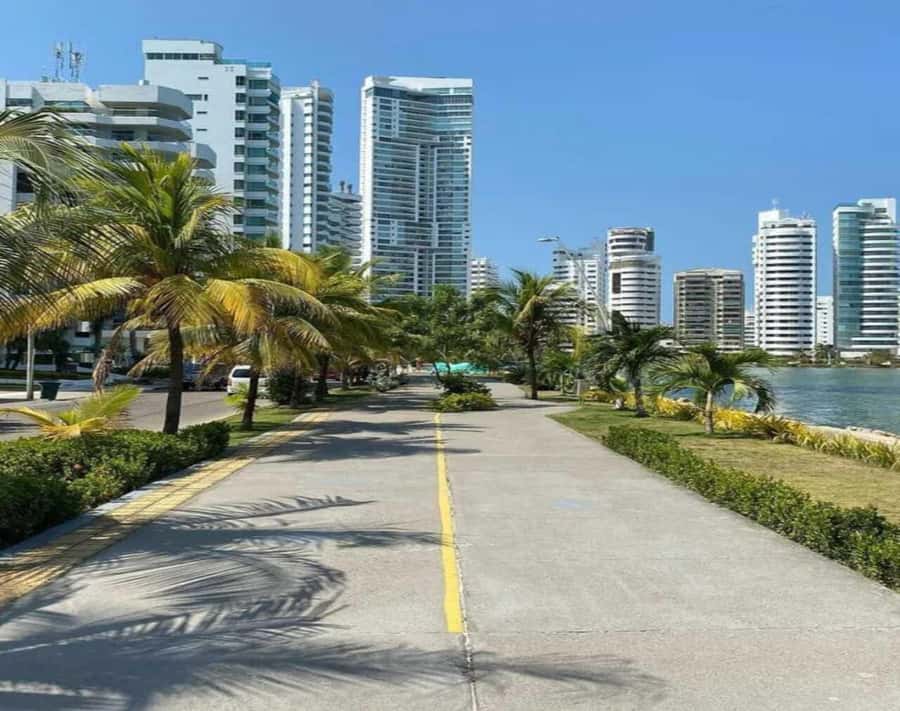 Cartagena: Explore with a city tour aboard a typical "chiva". - Should you book it