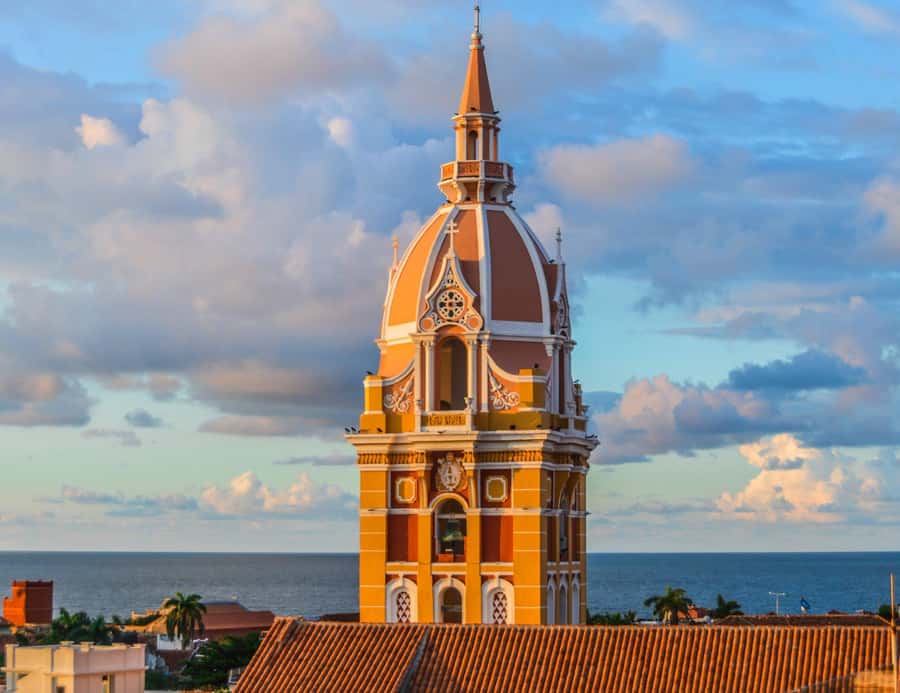 Cartagena: Explore with a city tour aboard a typical "chiva". - Cartagena by chiva in 4 hours: what this tour gets right