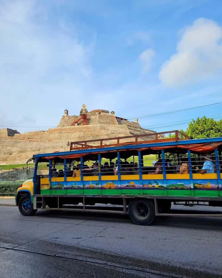 Cartagena: Explore with a city tour aboard a typical "chiva". - Price and logistics: the real value is in the time you save