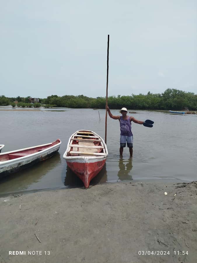 Cartagena: FISHERMEN'S ISLAND IN THE MANGROVES by canoe - Who this canoe and fishermen’s island tour is best for