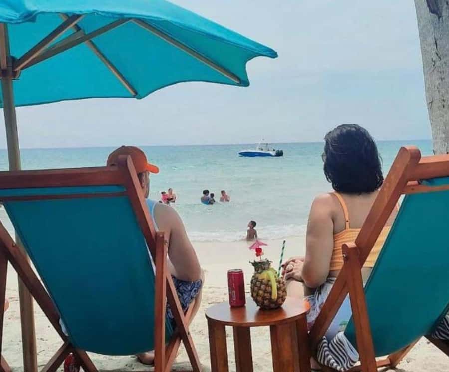 Cartagena: Freedom Club en Isla Barú- Playa Tranquila - Freedom Beach Club: Semi-Private Beach Time and a Themed Cabana