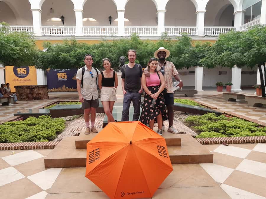 Cartagena: Gabriel García Márquez Private Walking Tour - Price and pace for a 150-minute private tour in Cartagena