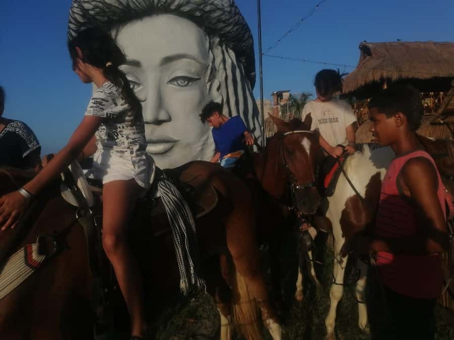 Cartagena: Horse riding on the beaches of Cartagena & PHOTOS - Getting there and heading back: taxis, buses, and the India Catalina corridor