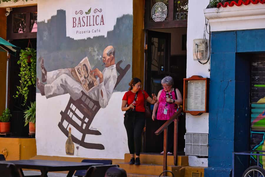 Cartagena Instagram Mobile Workshop: Scenic and Trendy Shots - Smartphones, Not Tripods: Make Your Phone Do the Work