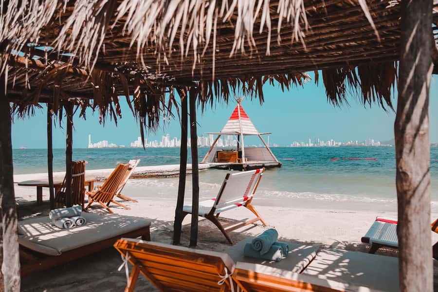 Cartagena: La Punta Beach Club Day Pass (Lunch included) - Beach club facilities that make the day feel complete