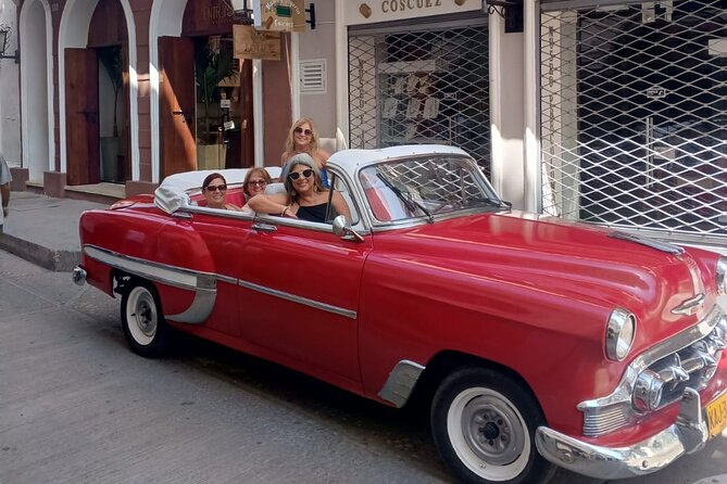 Cartagena Luxury Classic Car Tour + Bilingual Historian Guide - Your 90-minute route: what each stop is for