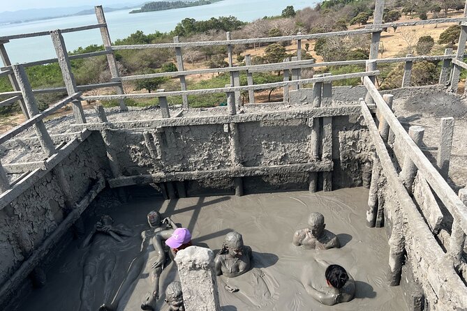 Cartagena Mud Volcano Tour — VIP Exclusive Crowd-Free Access! - Guides Like Omar, Andrés, and Local Staff Who Keep Things Smooth