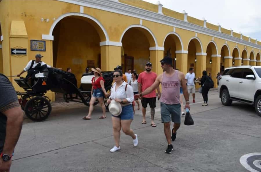 Cartagena: Panoramic City Tour, Monuments, Walls, Castle - The 4-hour mix that makes Cartagena feel instantly legible