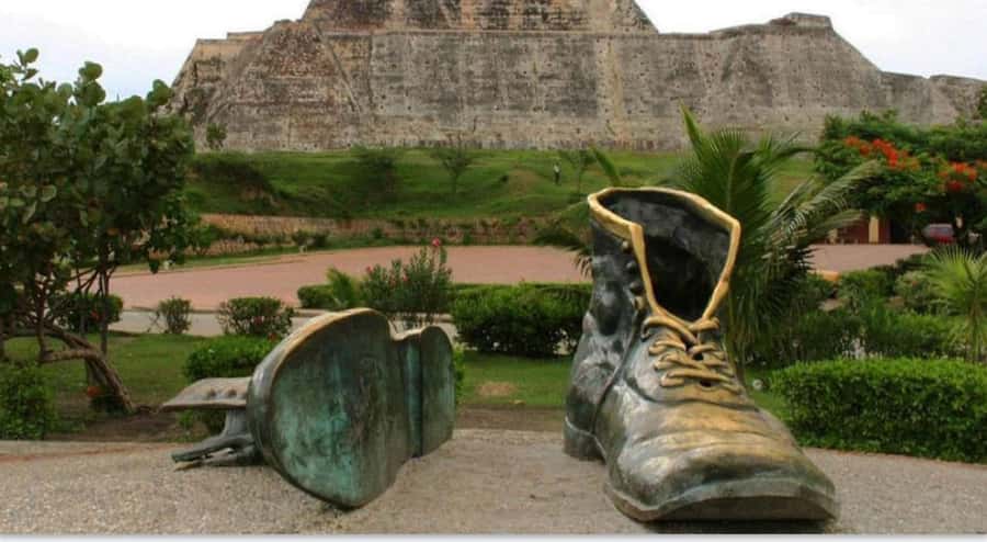 Cartagena: Panoramic City Tour, Monuments, Walls, Castle - Practical tips for comfort in Cartagena’s heat and walking