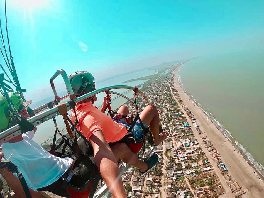 Cartagena: Paratriking Flight from the Beach - The 10 vs 15 Minute Flight Choice That Changes the Mood