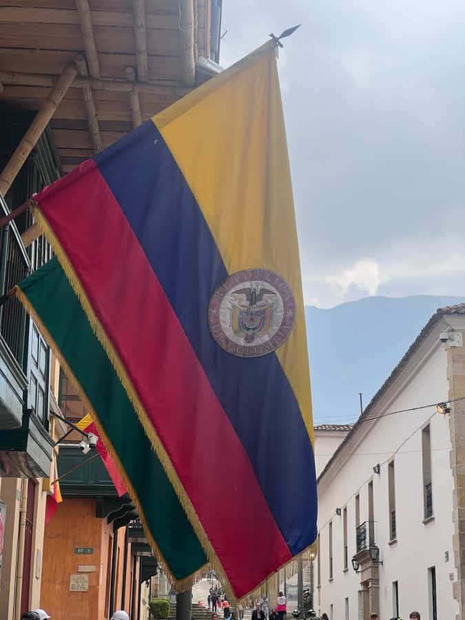 Cartagena: Party Bus Tour In Cartagena - Las Botas Viejas Stop: A Short Cultural Pause