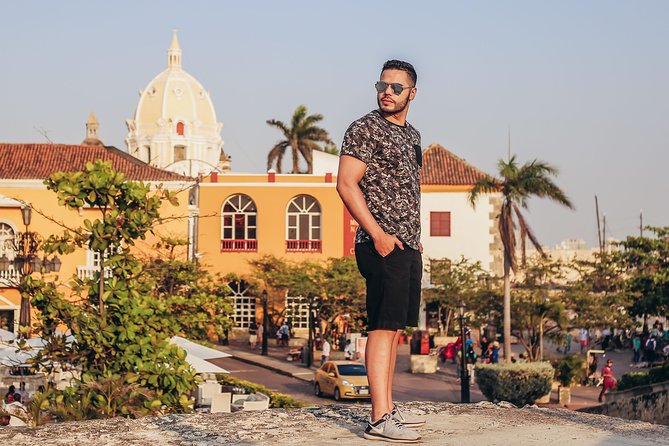 Cartagena Photo Experience - Emerald Center: a modern contrast before you head back