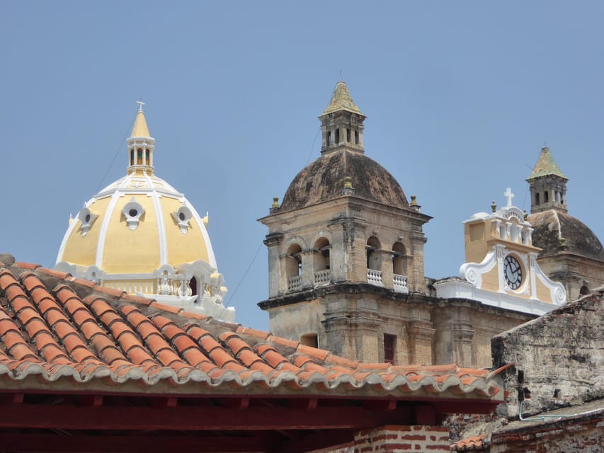 Cartagena: Private Walking Tour with German or Italian Guide - The Gold Museum stop: turning old wealth into a story