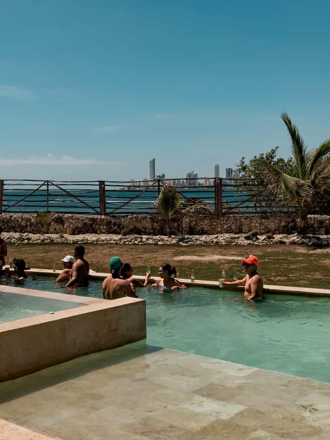 Cartagena: Rosario Islands Day Tour with Snorkel & Lunch - Guides and group energy: the real difference-maker