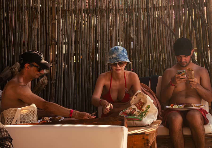 Cartagena: Rosario Islands Day Tour with Snorkel & Lunch - Snorkeling setup: included gear, free pace, and small risks