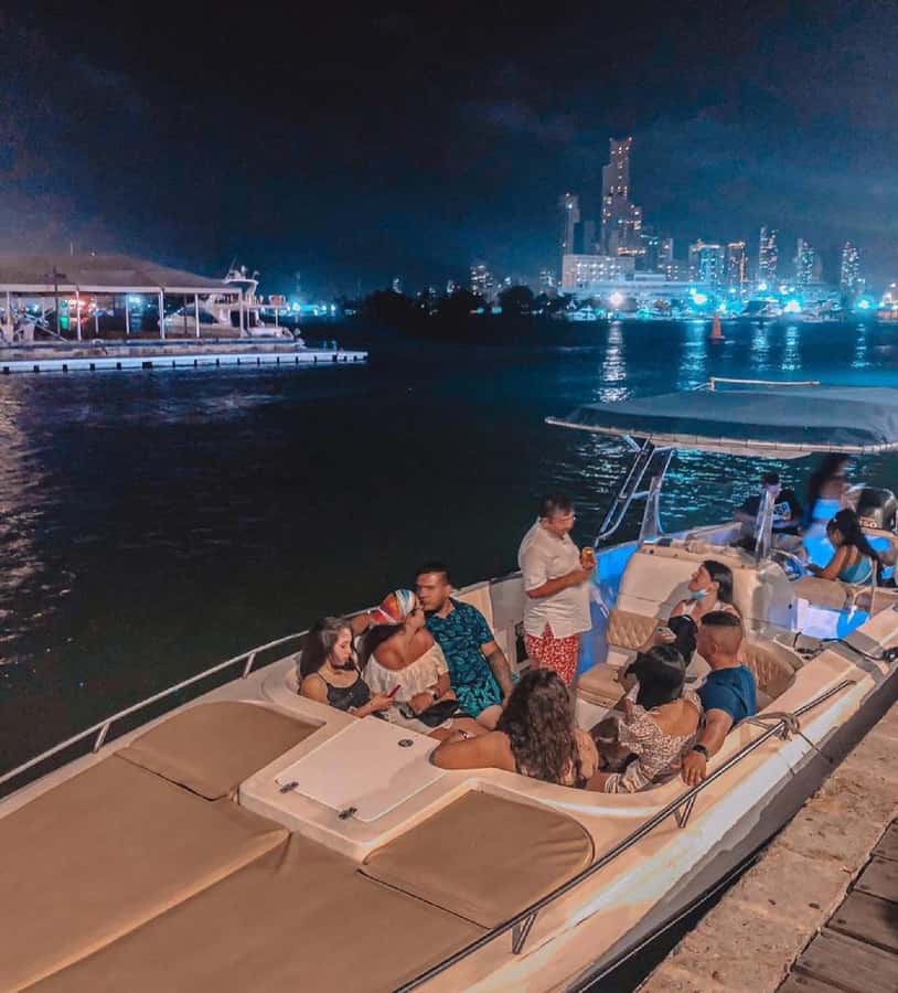 Cartagena: Speed Boat Party on the Bay with open bar - Open bar and onboard energy: what you are actually buying