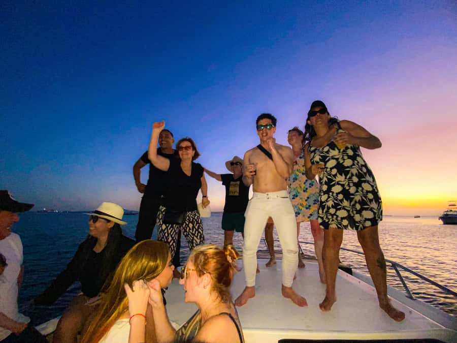 Cartagena: Speed Boat Party on the Bay with open bar - Who this tour is perfect for, and who should skip it