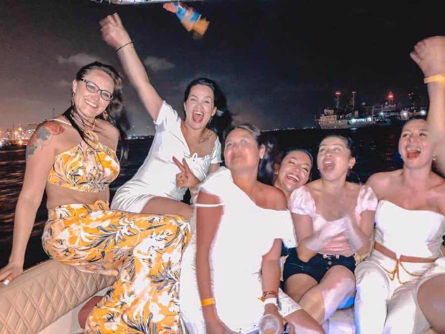 Cartagena: Speed Boat Party on the Bay with open bar - Price and value: what $24 really covers