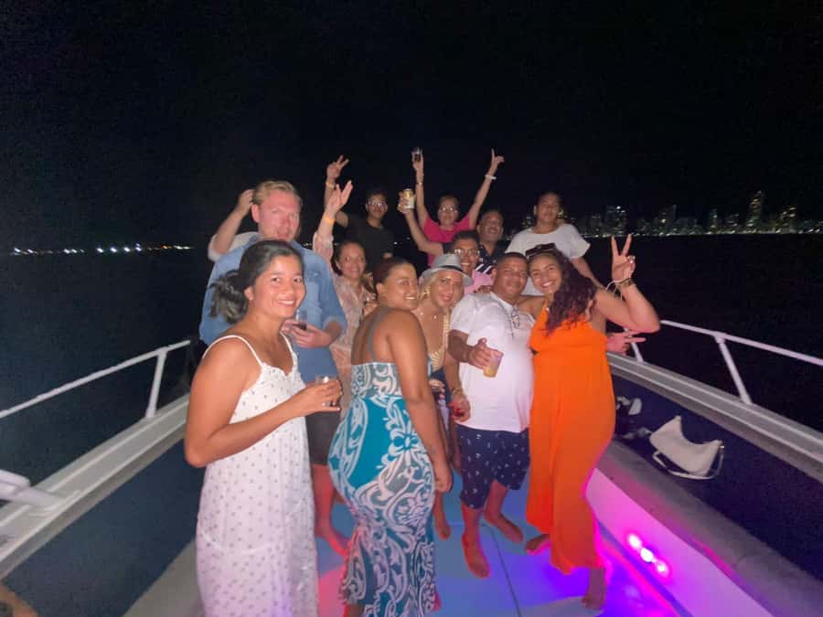 Cartagena: Speed Boat Party on the Bay with open bar - Getting to Muelle de los Pegasos without stress