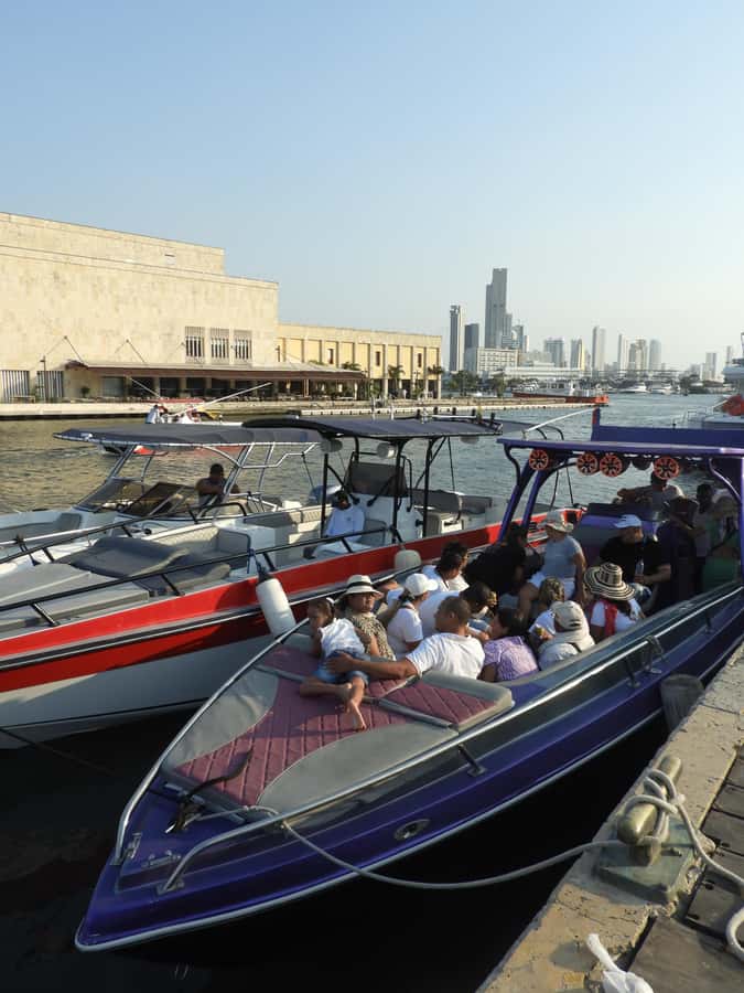 Cartagena: Sunset baytour with Dj, drinks and disco - What to bring, wear, and avoid (so your evening stays fun)