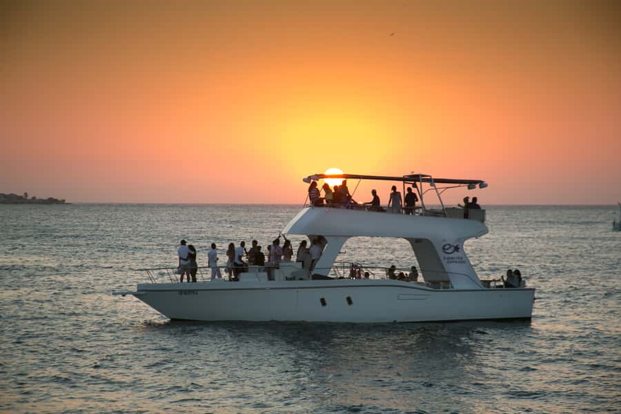 Cartagena: Sunset Cruise with Open Bar - Duration and Timing: 90 Minutes That Packs in a Full Evening
