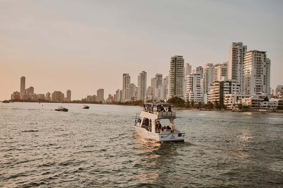 Cartagena: Sunset Cruise with Open Bar - Practical Logistics: Boarding at La Bodeguita, Gate 4, On Time