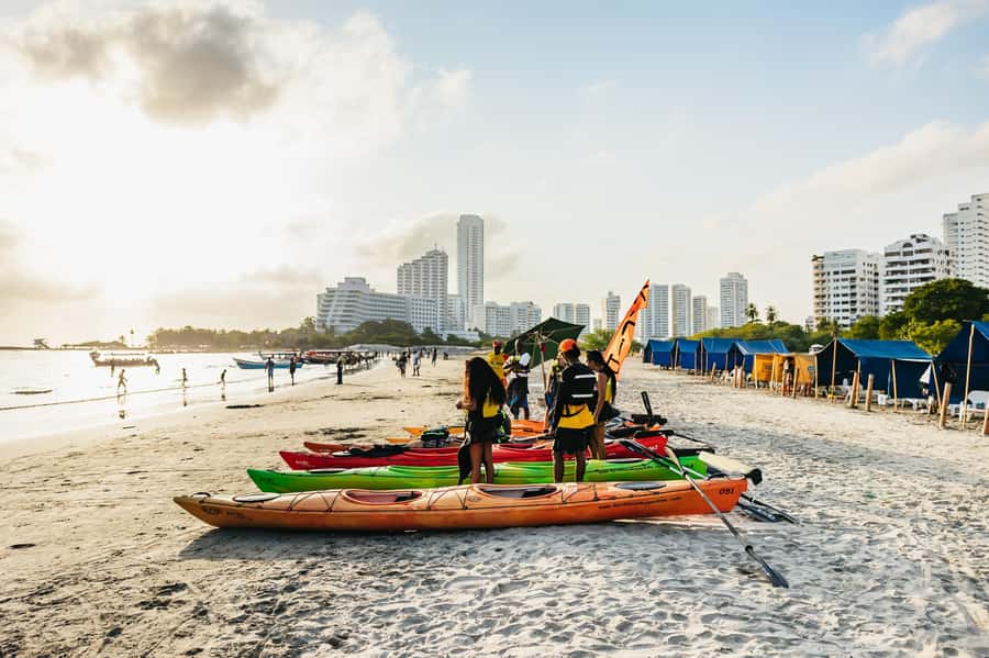 Cartagena: Sunset Sea Kayaking Tour - Shared or Private: Choosing Your Group Size and Energy Level
