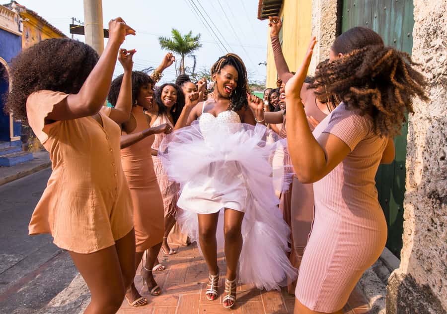 Cartagena Travel Memories: A cover magazine Photo Shoot - Posing help that feels human, not stiff