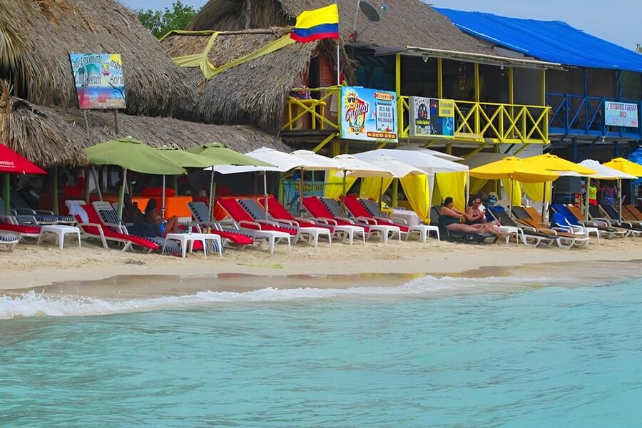 Cartagena: Visit 4 islands in a speedboat + plankton! - Muelle de la Bodeguita to the Rosario Stops: Guided Views on the Way