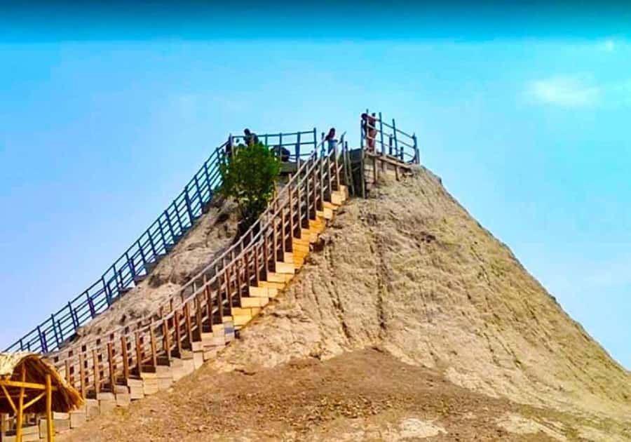 Cartagena: Volcano of Totumo with Entry Ticket and Transfer - Water or national beer: the refreshment detail that can affect your comfort