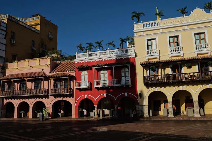 Cartagena: Walled City and Getsemani Shared Walking Tour - Plaza Santo Domingo and Church Stops: Where the Story Gets Grounded
