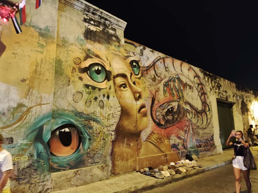 Cartagena: Walled City and Getsemani Shared Walking Tour - Getsemani’s Street Art Route: Calle de la Sierpe to Calle Larga