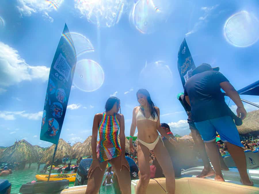 Cholon Forever Boat Party - Meeting up near the clock tower and Restaurante Donjuan