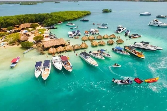 Cholon The party island, with DJ on board - Getting to the dock: how the morning flows
