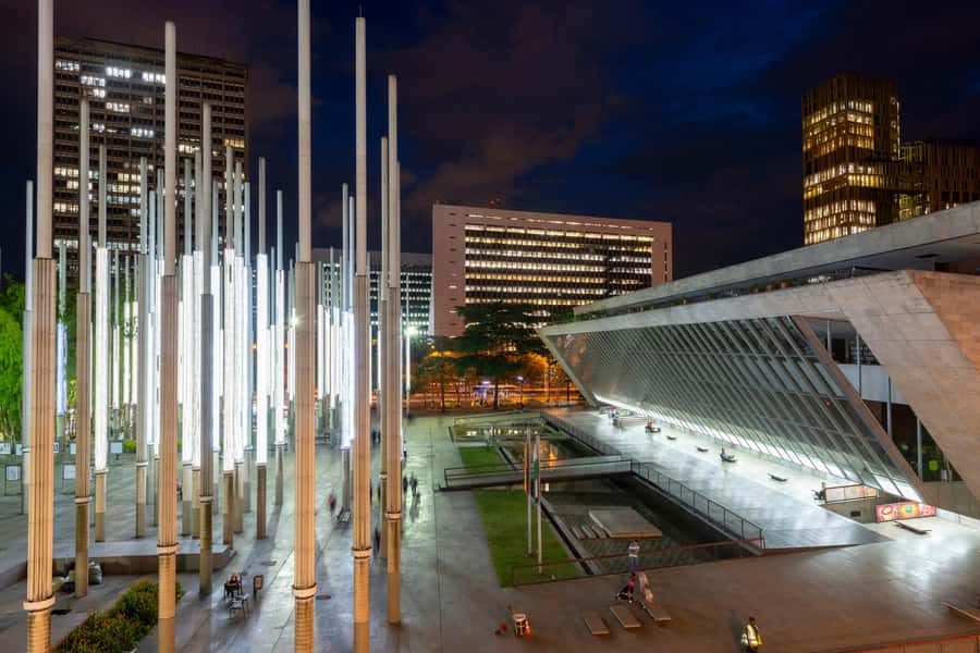 City Tour of Downtown Medellin Private or Shared - Placita de Flórez: Market Energy, Fruit Tastings, and Real Medellín Life