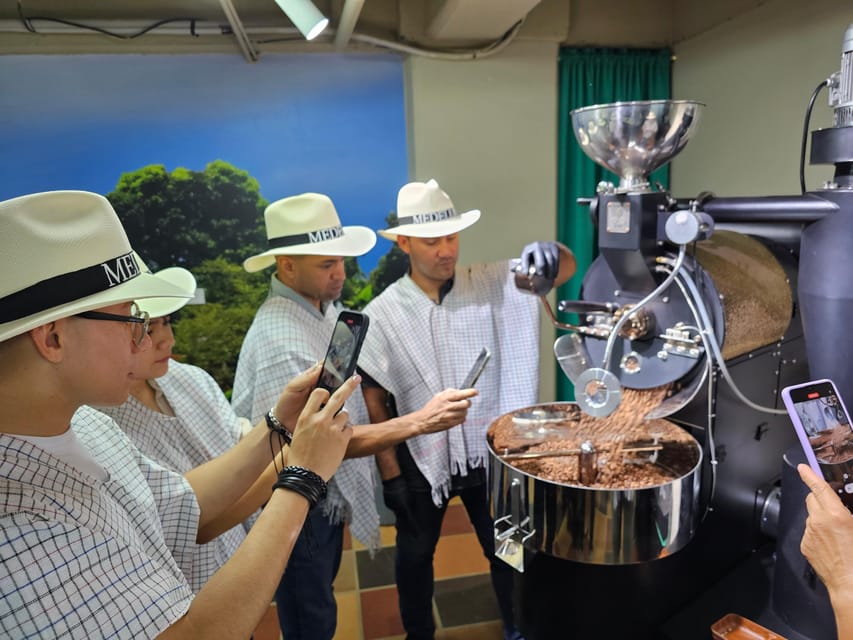 Coffee Experience with roasting show in Comuna 13 - Key Things I’d Pay Attention To