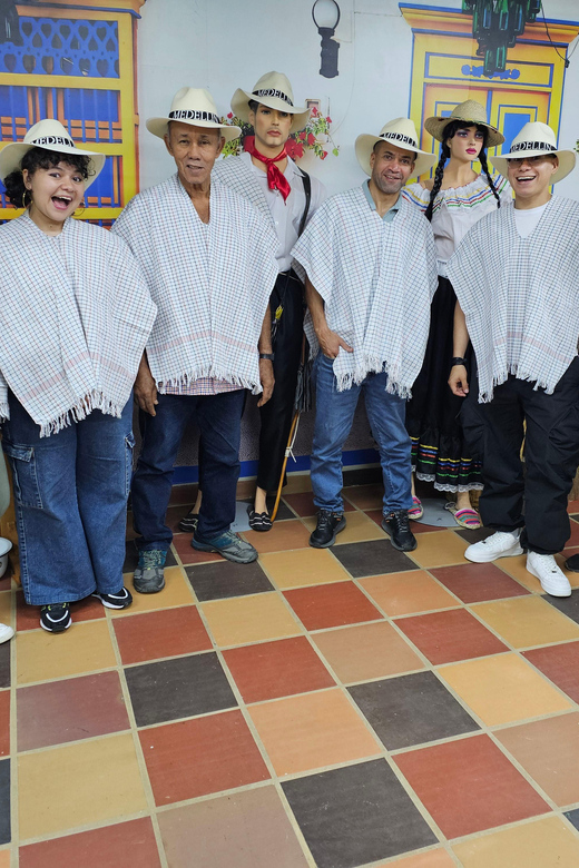 Coffee Experience with roasting show in Comuna 13 - Who Should Book This Coffee Experience?