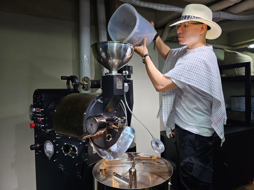 Coffee Experience with roasting show in Comuna 13 - The 1-Hour Guided Tour: From Coffee Fruit to the Cup