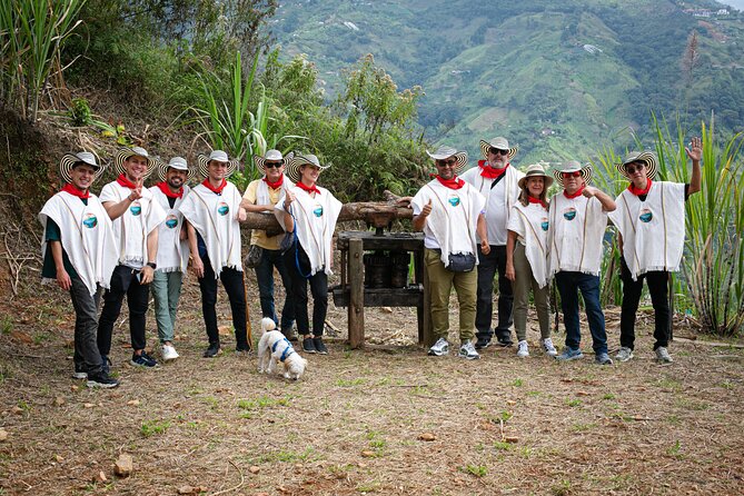 Coffee Tour with arrival on horseback and sugar cane processing - Stop 1 and Stop 3: short city bookends