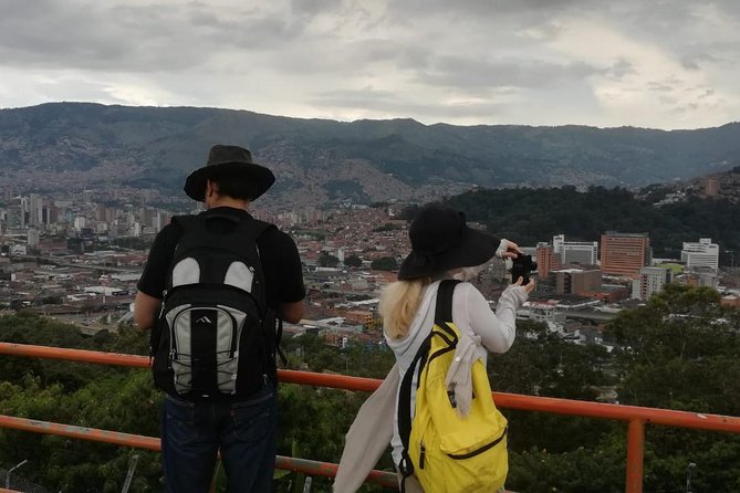 Combo Guatape and Medellin Sightseeing Tours - Marinilla Stop on the Way: A Small Town Break You Can Ask For