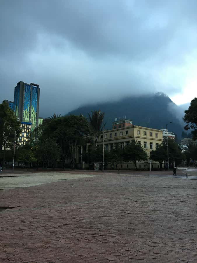 Complete Walking Tour in Bogota's Downtown - Carrera 7ma and the informal emerald market story