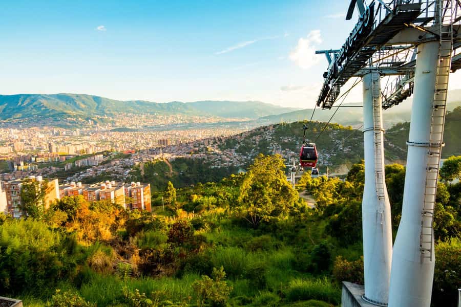 Comuna 13 and Downtown Medellín City Tour - San Antonio Park: Botero’s Open-Air Welcome to the City
